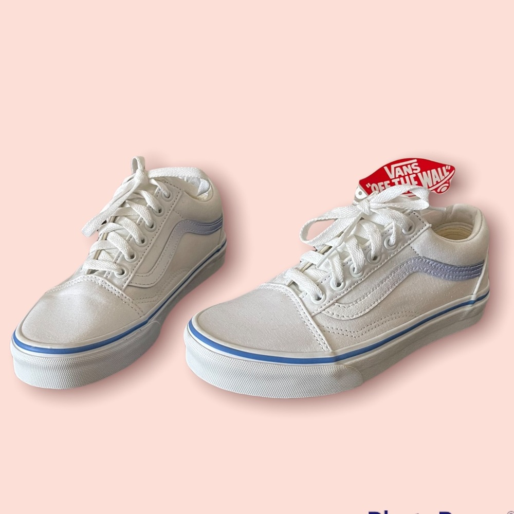 Size 61/2 white vans